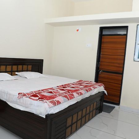 Aradhya Prime Home Stay Garudeshwar Екстериор снимка